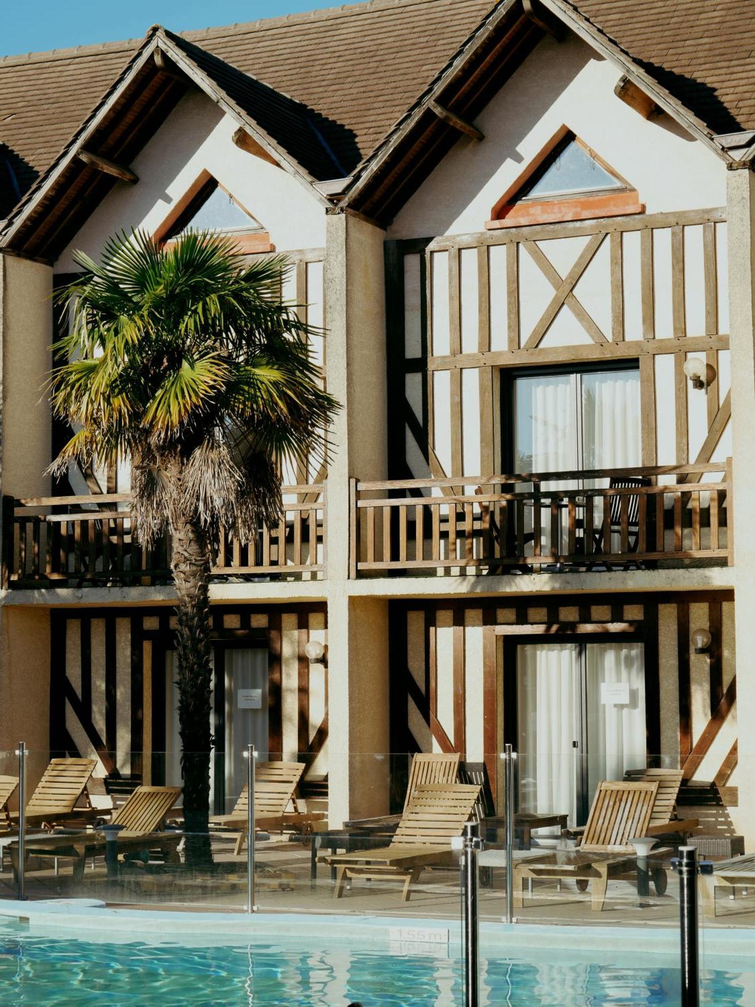Logis Le Clos Deauville Saint Gatien Exterior photo